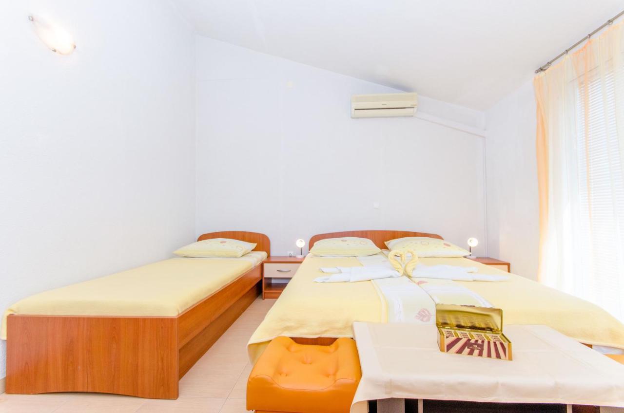 Knezovicapartments Живогошче Экстерьер фото